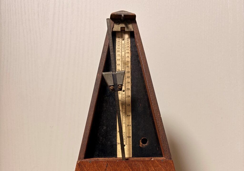 metronome pendulum tempo scale